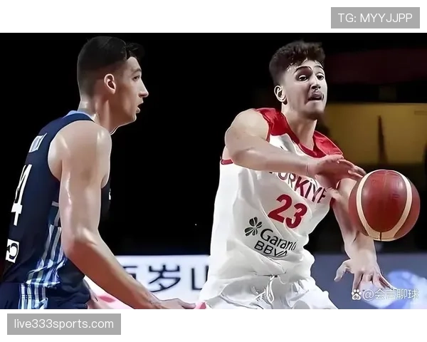 申京篮下强攻效率高出萨博尼斯,内线单打成球队关键得分点 申京篮下强攻效率高出萨博尼斯,内线单打成球队关键得分点